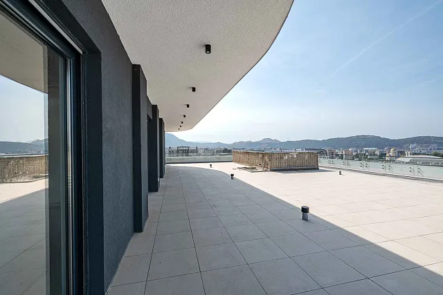 A luxurious complex in the center of Bar with a panoramic view of the sea
